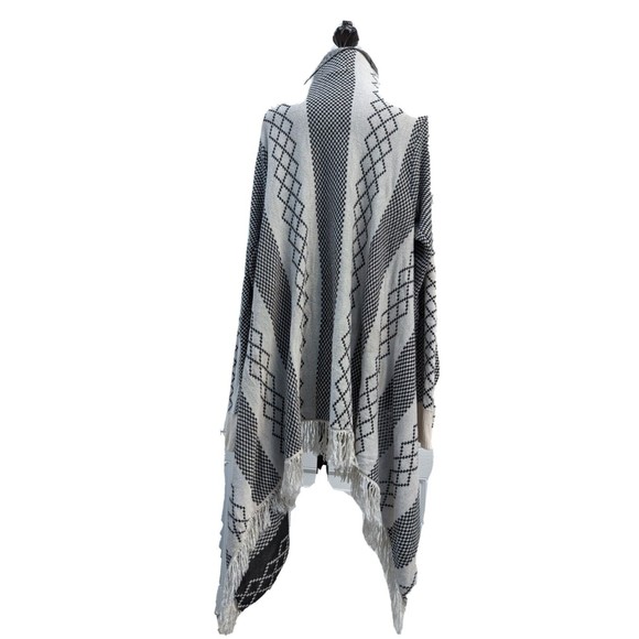 Mia Maddison Cardigan Sweater Shawl Poncho Rayon Gray Diamond Geometric Fringe L - Picture 3 of 7